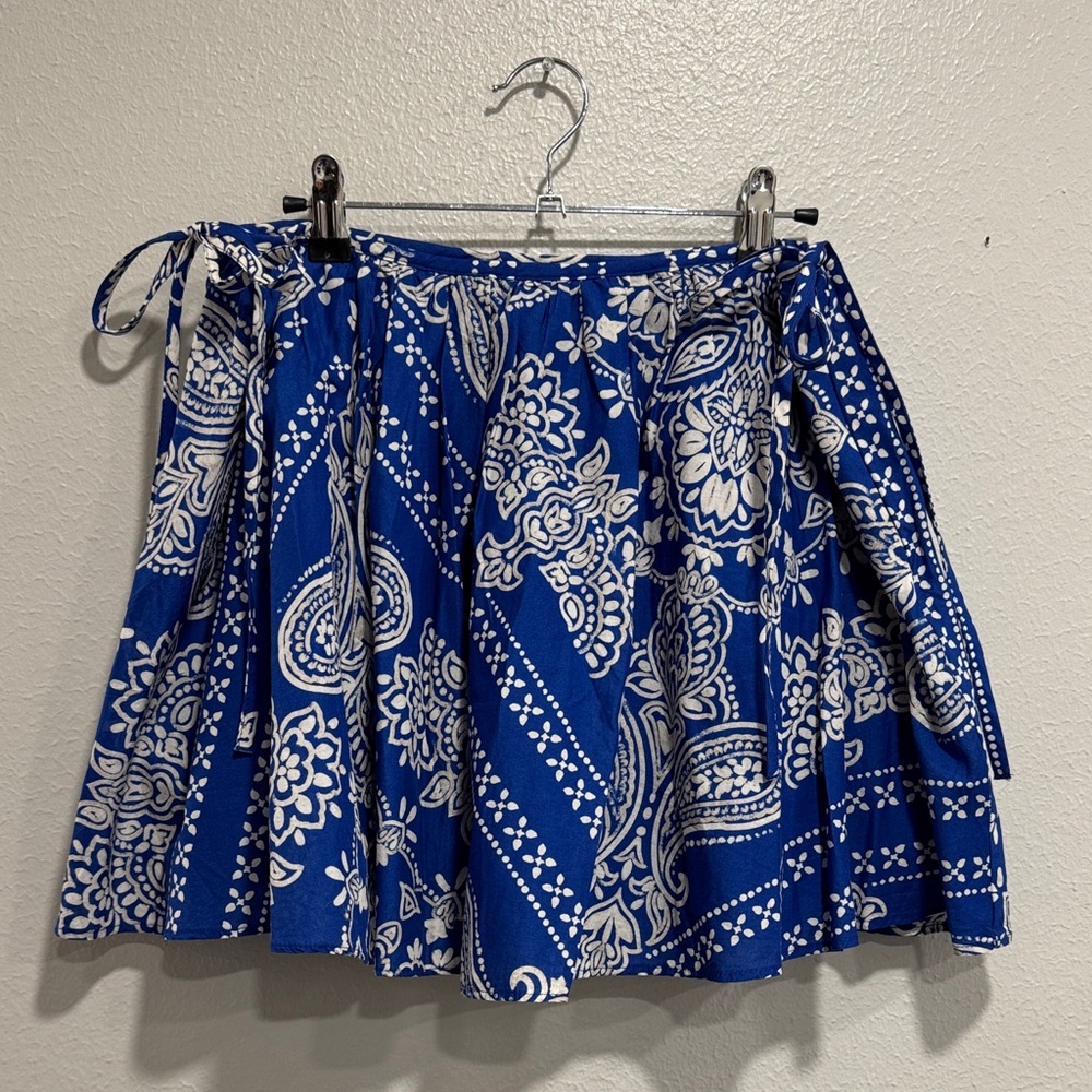 H&M Floral Blue and White Mini Skirt